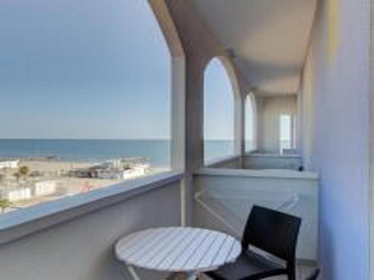 Hotel Alexandra - Beach Front - Healthy Xxl Breakfast & Brunch Until 12 30 - Parking Included Misano Adriatico Exterior foto