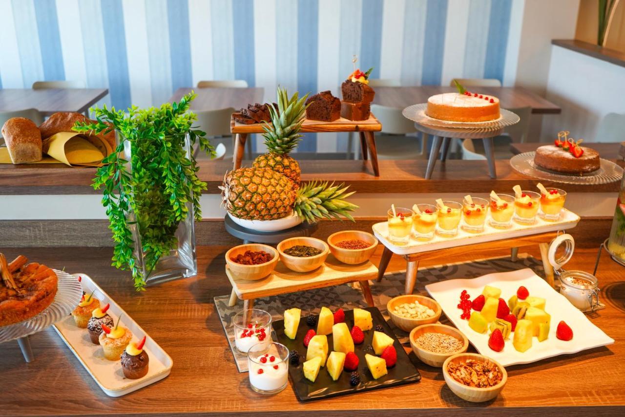 Hotel Alexandra - Beach Front - Healthy Xxl Breakfast & Brunch Until 12 30 - Parking Included Misano Adriatico Exterior foto
